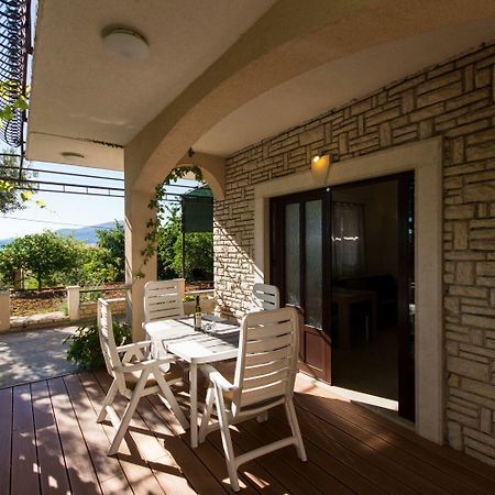 Apartment Bareta Trogir Bagian luar foto