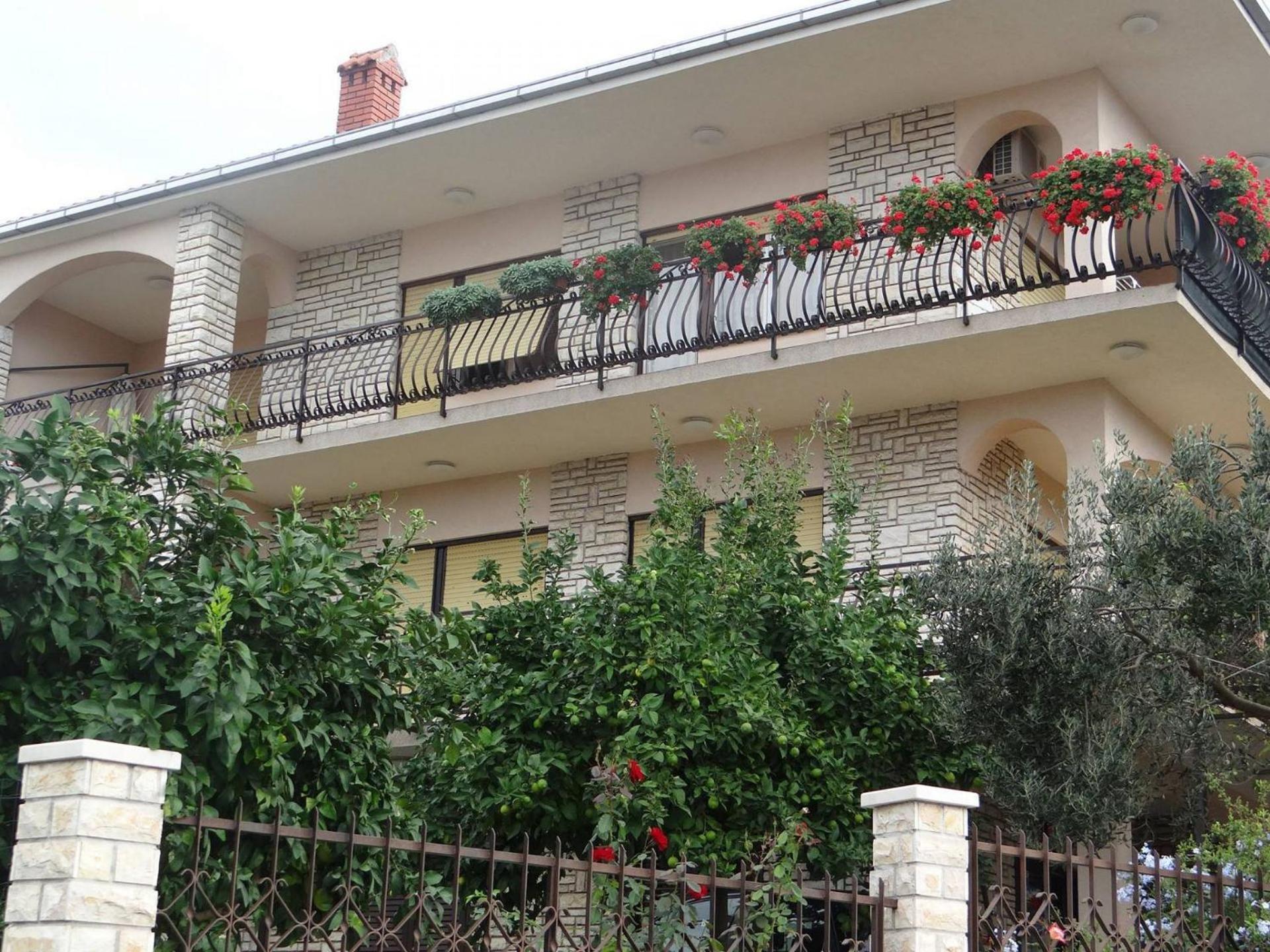 Apartment Bareta Trogir Bagian luar foto
